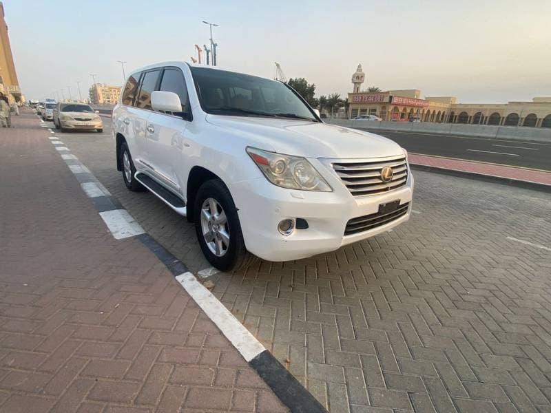 2009 Lexus LX 570 thumbnail 4