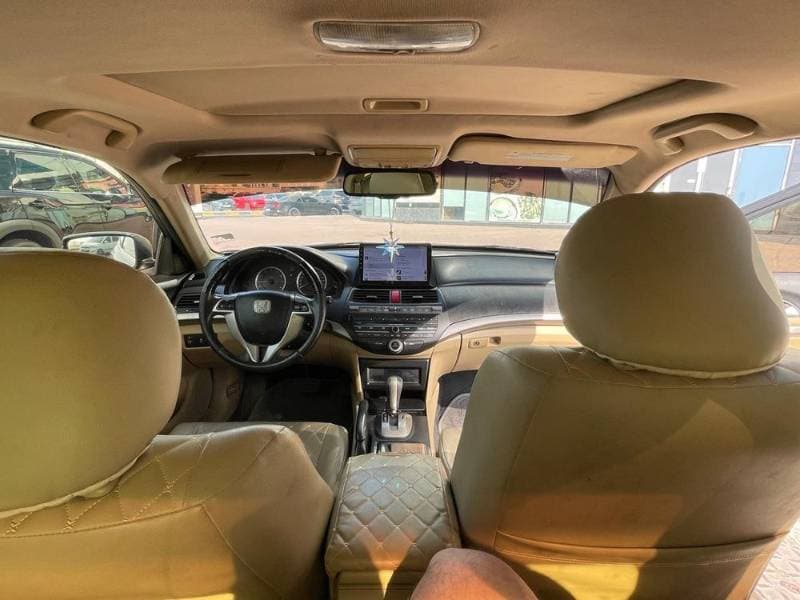 2012 Honda Accord thumbnail 2