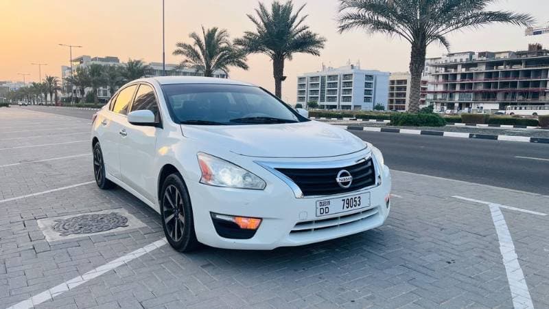 2016 Nissan Altima thumbnail 3