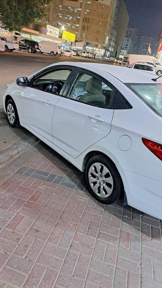 2017 Hyundai Accent thumbnail 4