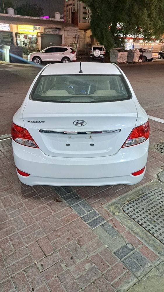 2017 Hyundai Accent thumbnail 2
