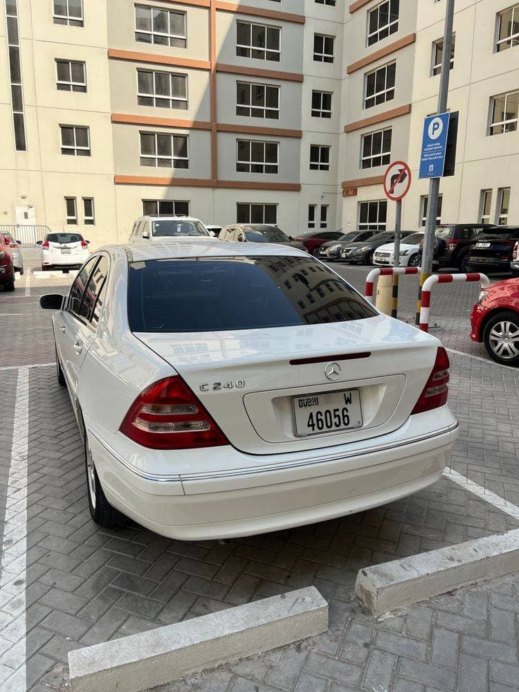 2004 Mercedes-Benz C-Class thumbnail 4