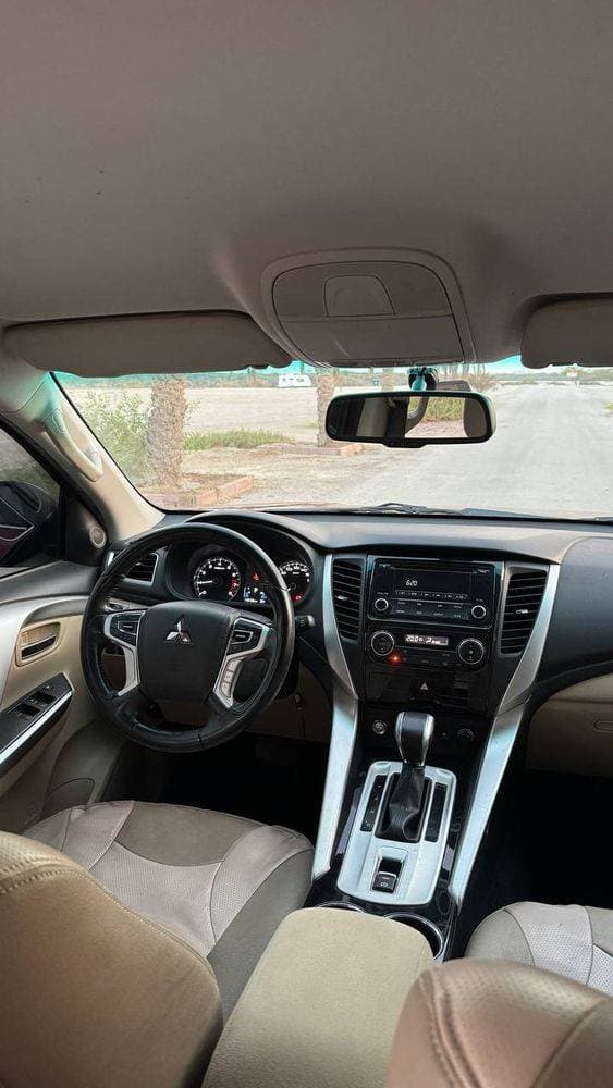 2016 Mitsubishi Montero Sport thumbnail 4
