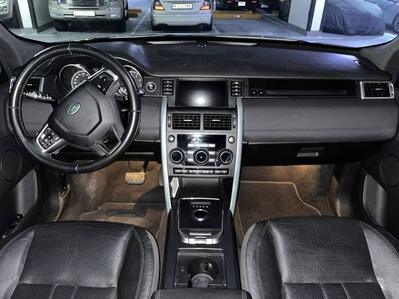2017 Land Rover Discovery Sport thumbnail 4