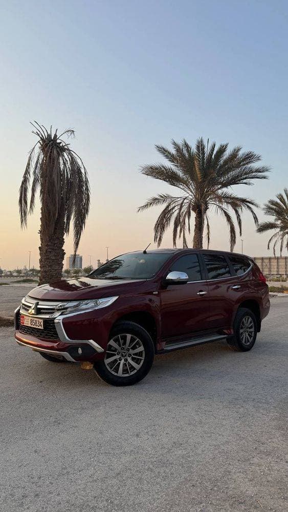 2016 Mitsubishi Montero Sport thumbnail 2