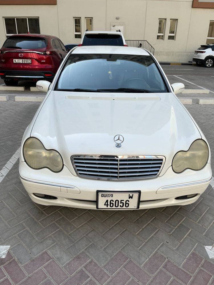 2004 Mercedes-Benz C-Class thumbnail 2