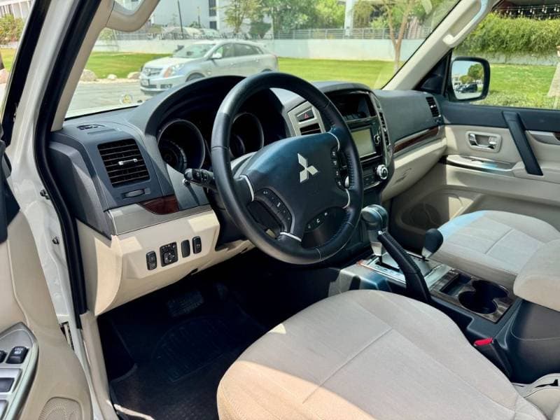 2019 Mitsubishi Pajero thumbnail 5