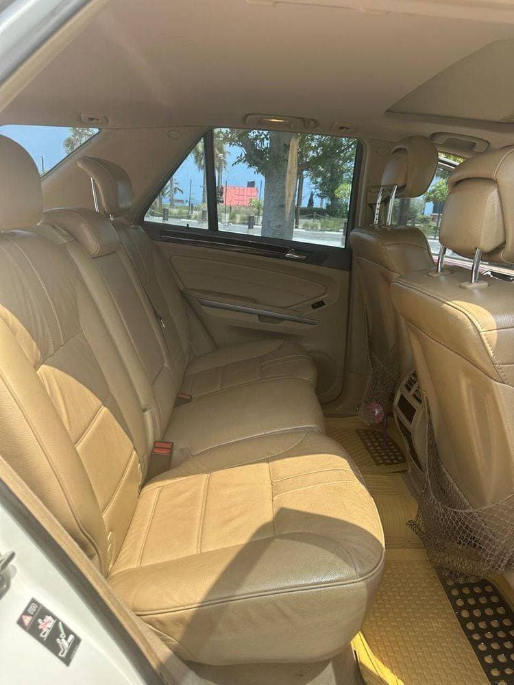 2011 Mercedes-Benz ML350 thumbnail 4