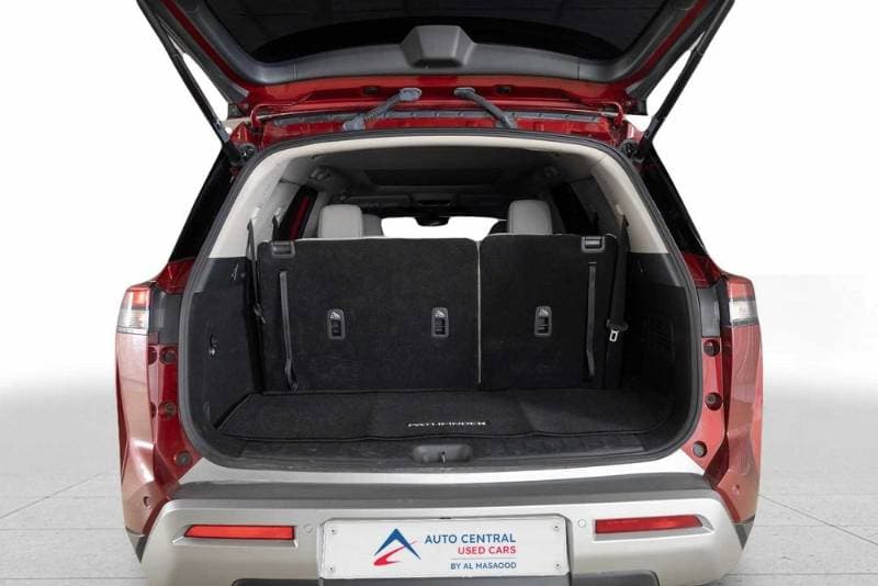 2024 Nissan Pathfinder thumbnail 9
