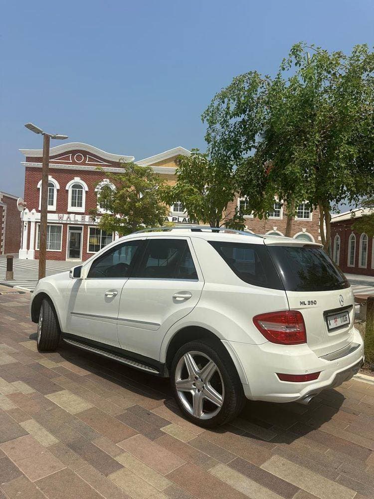2011 Mercedes-Benz ML350 thumbnail 5