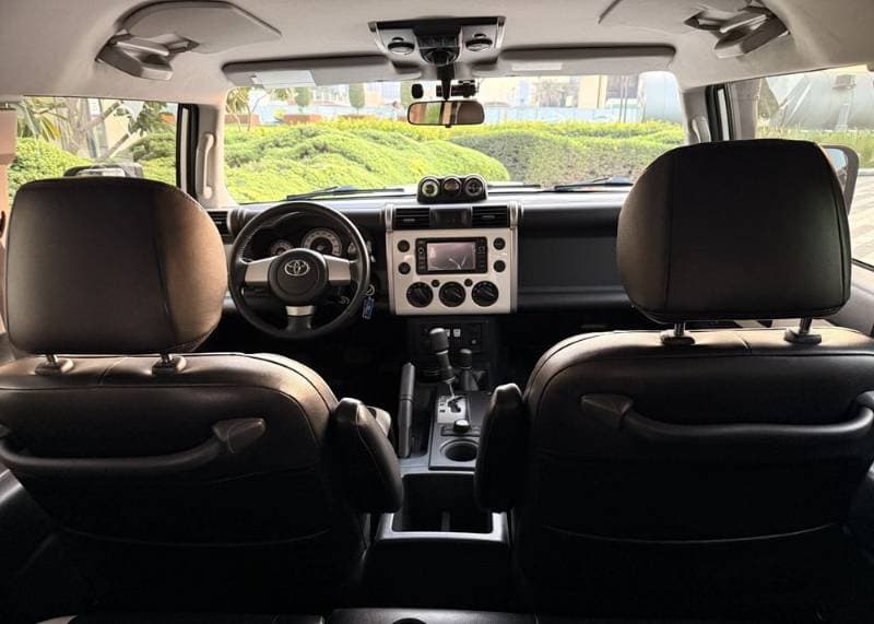 2016 Toyota FJ Cruiser thumbnail 10