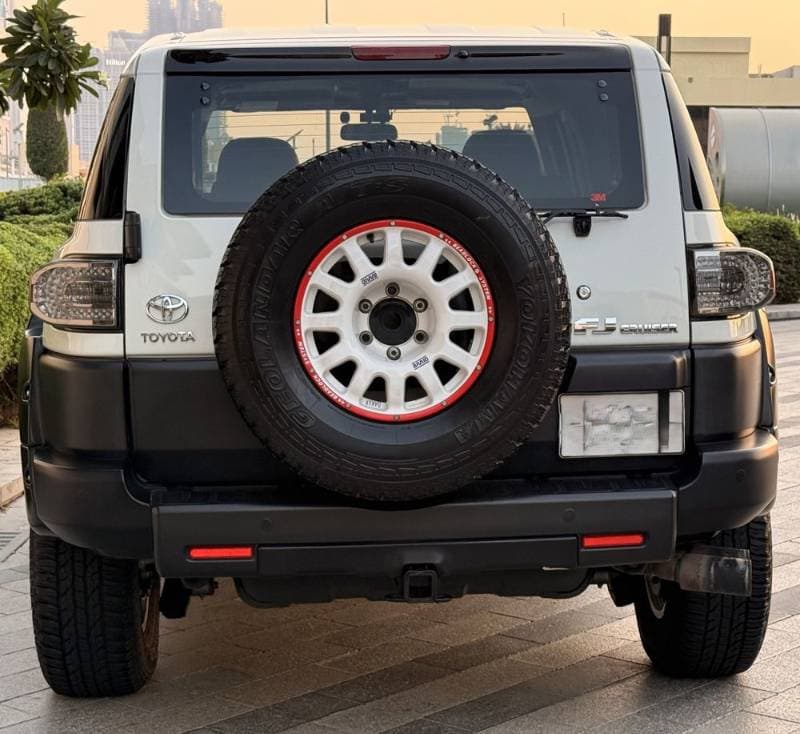 2016 Toyota FJ Cruiser thumbnail 4