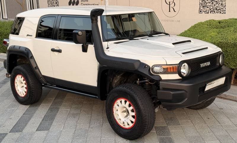 2016 Toyota FJ Cruiser thumbnail 6