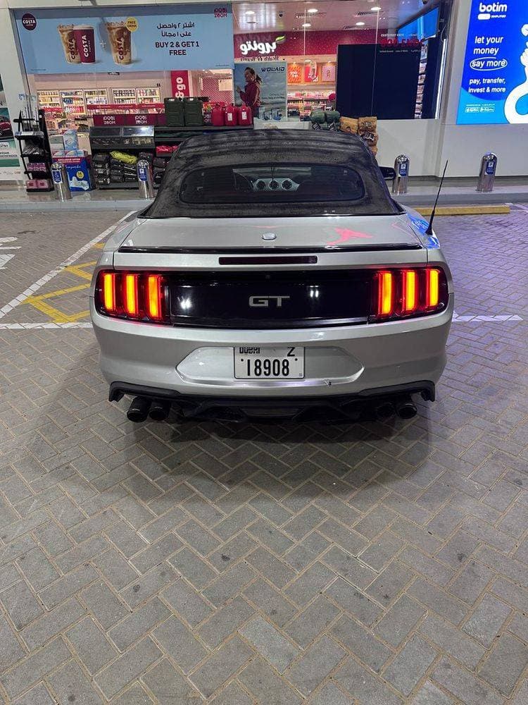 2016 Ford Mustang Convertible thumbnail 2