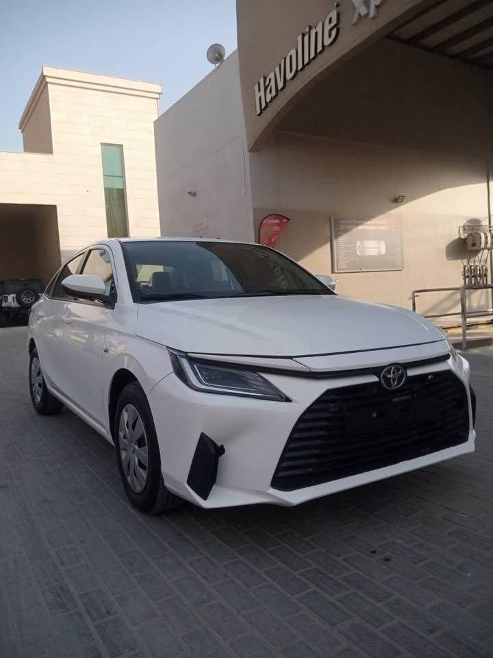 2024 Toyota Yaris thumbnail 2