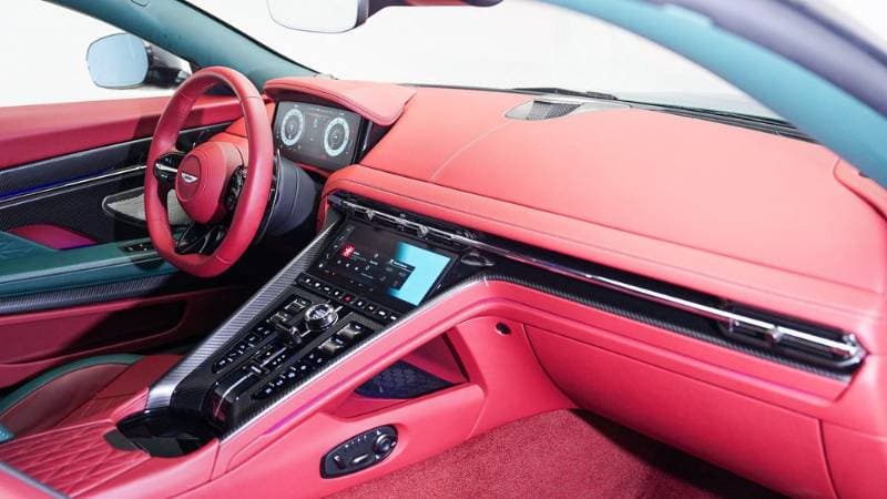 2025 Aston Martin DB12 thumbnail 8