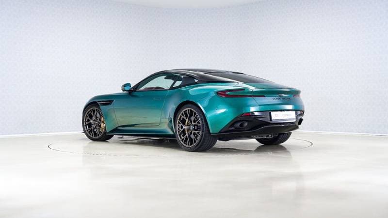 2025 Aston Martin DB12 thumbnail 2