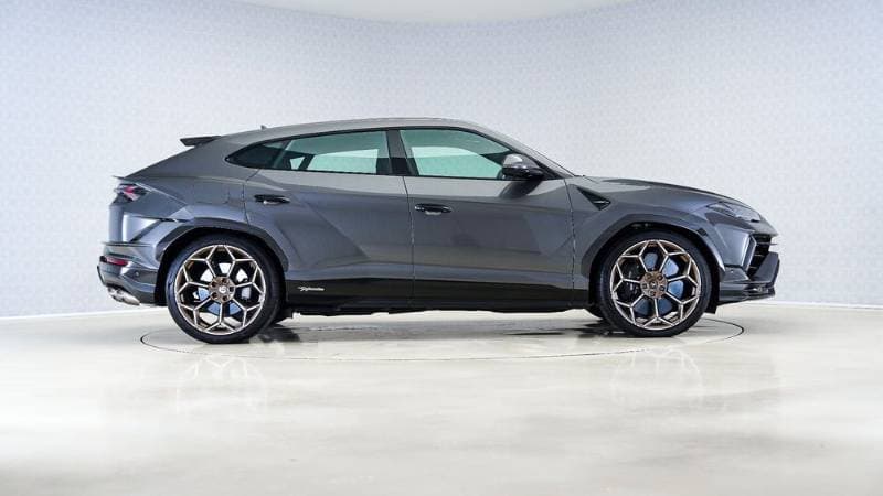 2023 Lamborghini Urus thumbnail 3