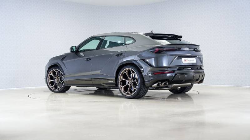 2023 Lamborghini Urus thumbnail 2