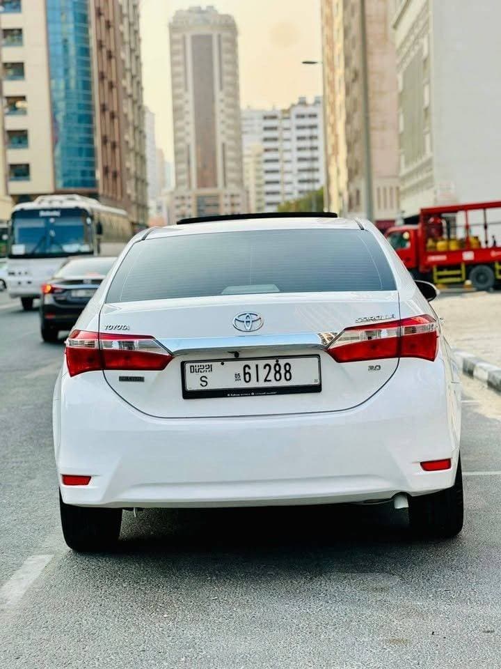2015 Toyota Corolla thumbnail 5