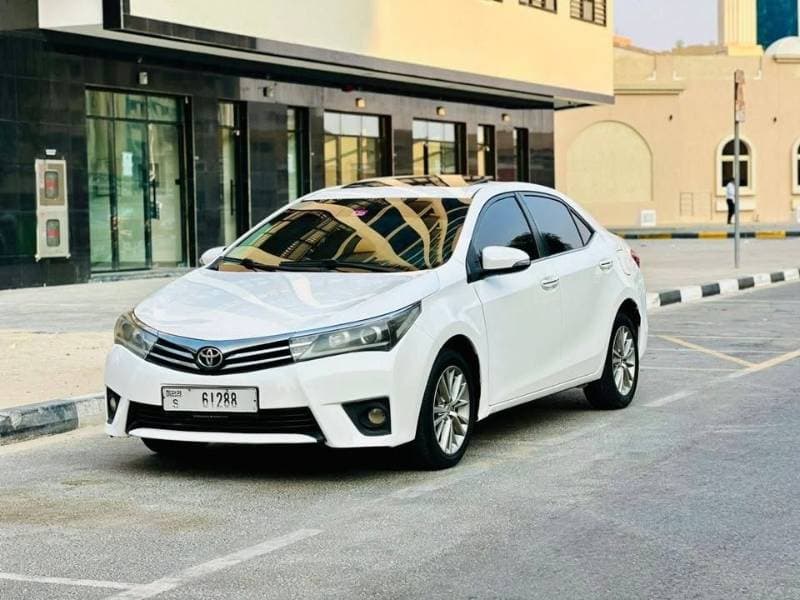 2015 Toyota Corolla thumbnail 3