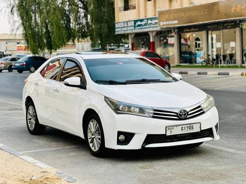 2015 Toyota Corolla thumbnail 2