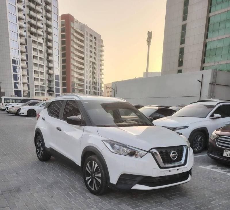 2018 Nissan Kicks thumbnail 2
