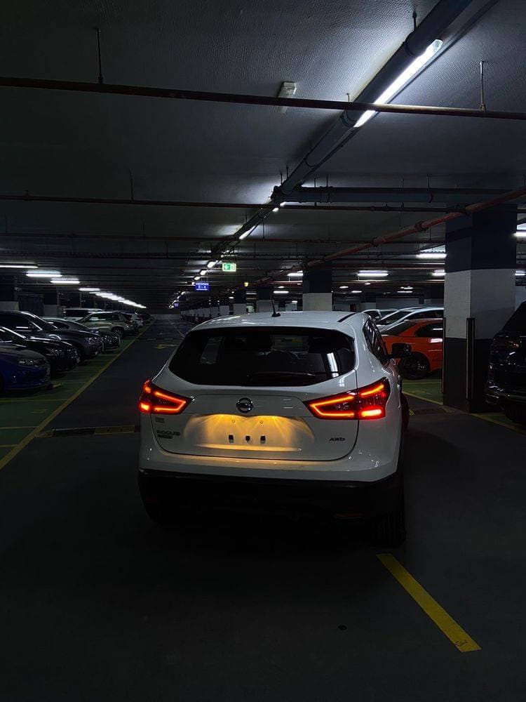 2021 Nissan Rogue thumbnail 2