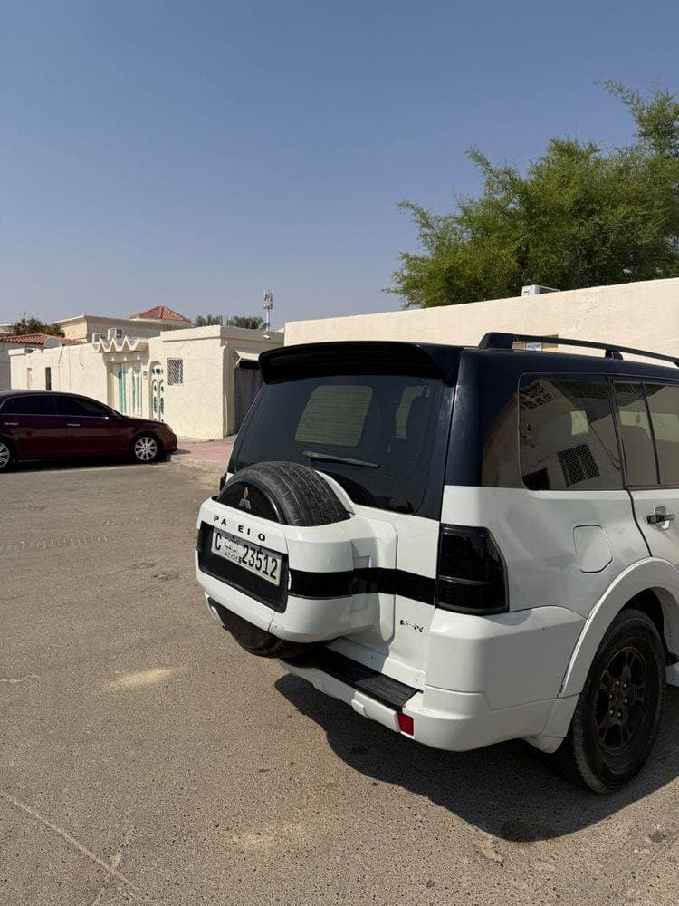 2008 Mitsubishi Pajero thumbnail 5