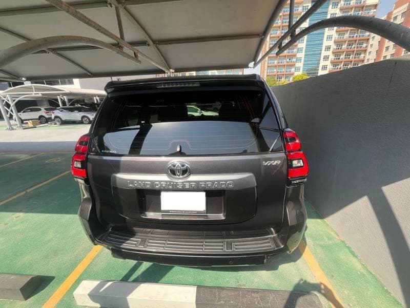 2018 Toyota Land Cruiser Prado thumbnail 5