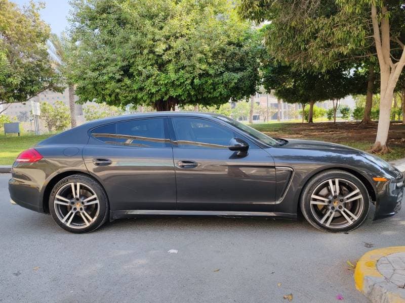 2014 Porsche Panamera thumbnail 3