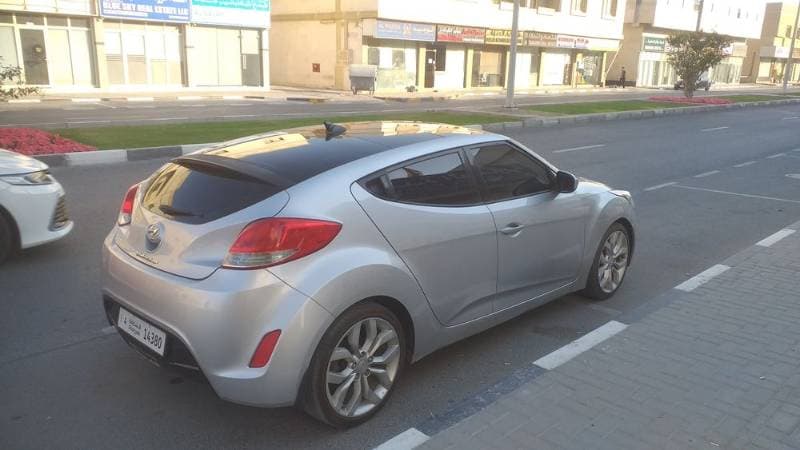 2015 Hyundai Veloster thumbnail 2
