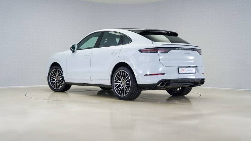 2022 Porsche Cayenne Coupe thumbnail 2