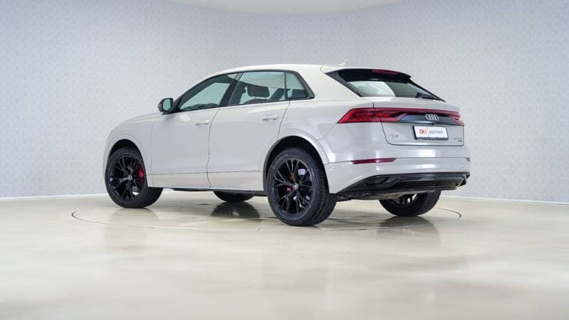 2023 Audi Q8 thumbnail 2