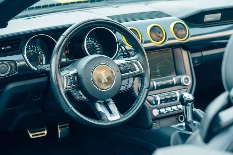 2019 Ford Mustang Convertible thumbnail 4