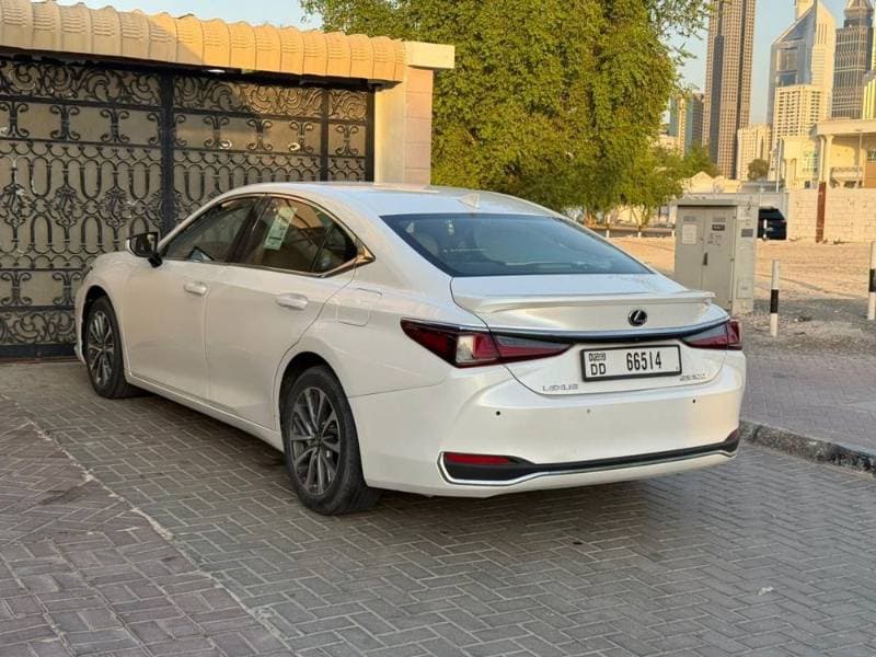 2023 Lexus ES thumbnail 2