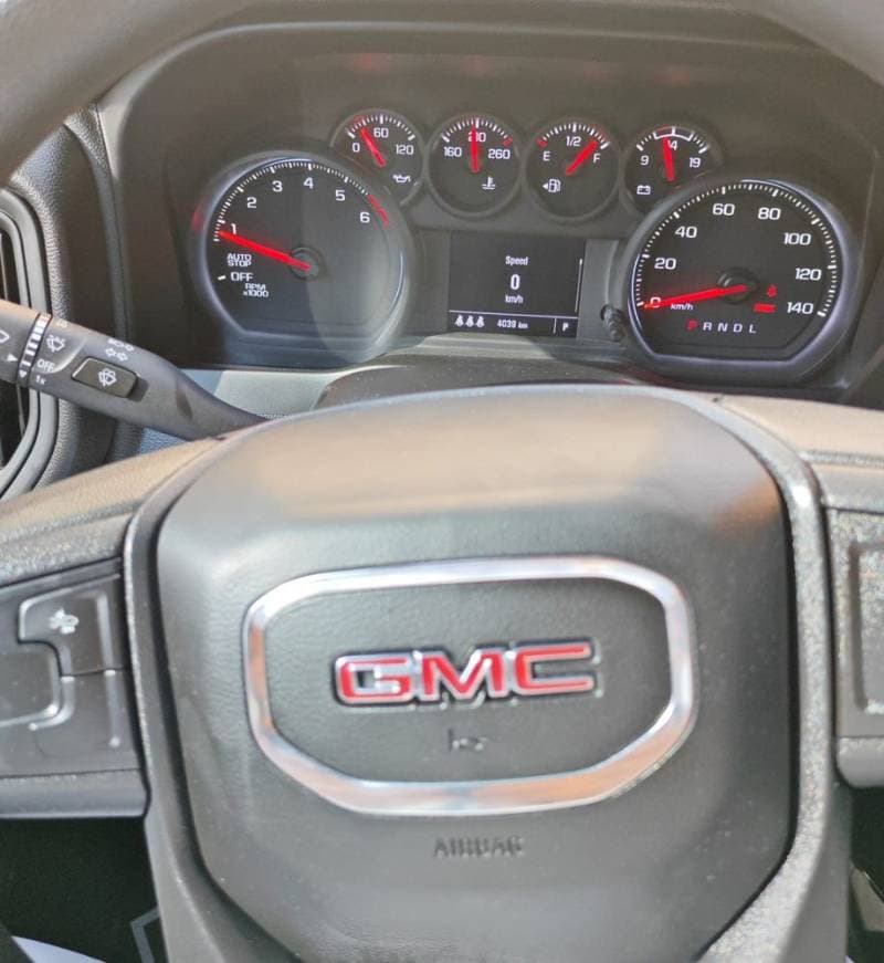 2024 GMC Sierra thumbnail 5