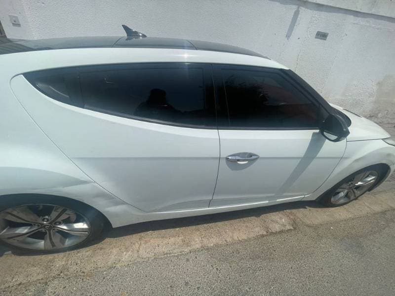 2012 Hyundai Veloster Turbo thumbnail 2