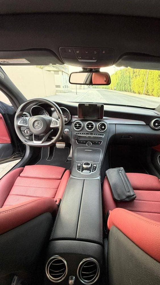 2018 Mercedes-Benz C-Class thumbnail 3