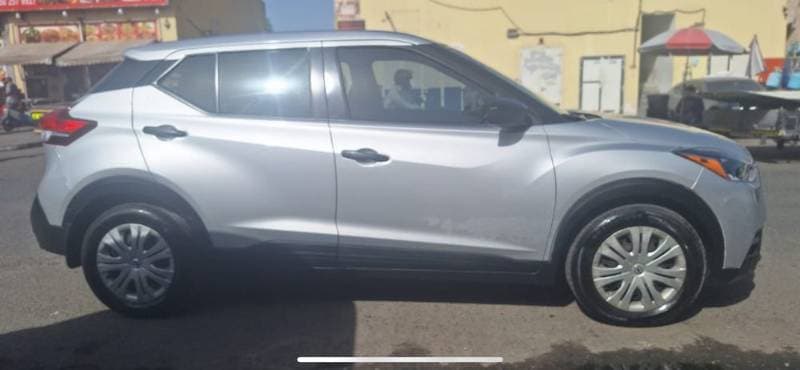 2020 Nissan Kicks thumbnail 4