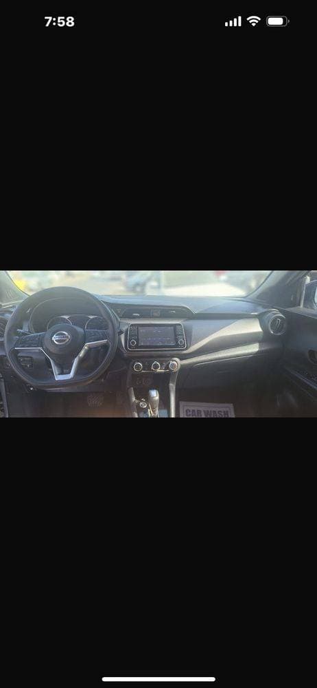 2020 Nissan Kicks thumbnail 2