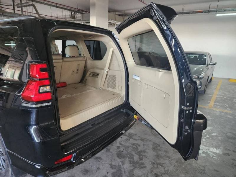 2023 Toyota Land Cruiser Prado thumbnail 5