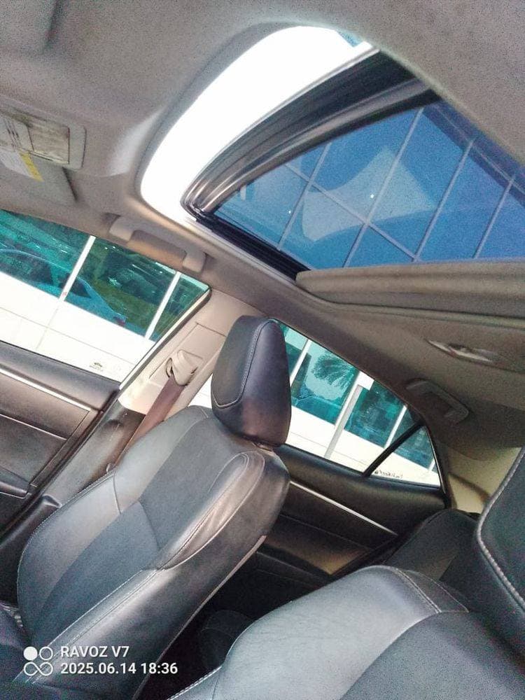 2014 Toyota Corolla thumbnail 5