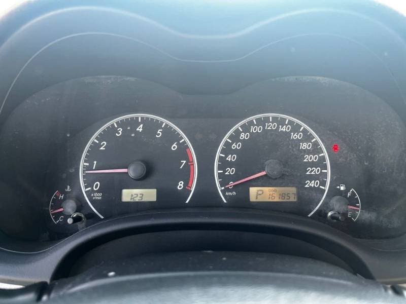 2011 Toyota Corolla thumbnail 3