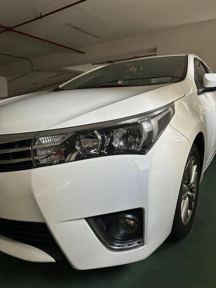 2015 Toyota Corolla thumbnail 4