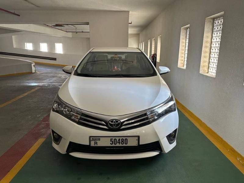 2015 Toyota Corolla thumbnail 3