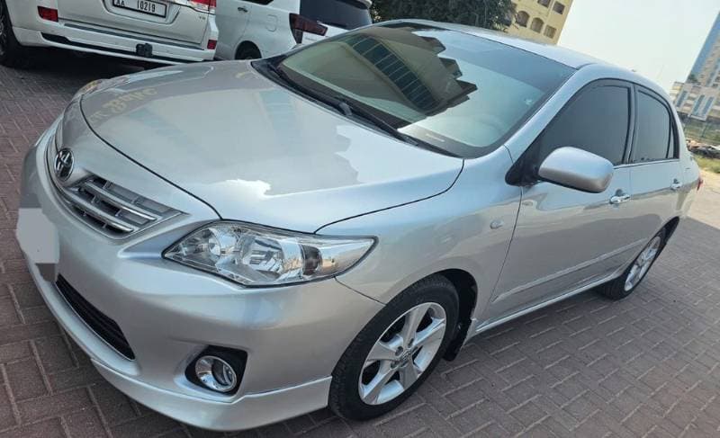 2013 Toyota Corolla thumbnail 2