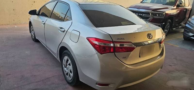 2015 Toyota Corolla thumbnail 4
