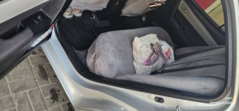2015 Toyota Corolla thumbnail 3
