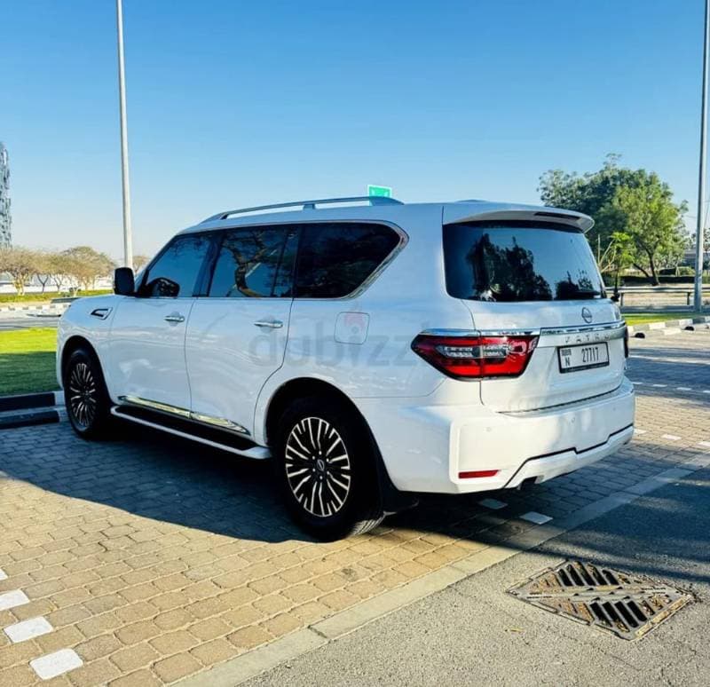 2012 Nissan Patrol thumbnail 3